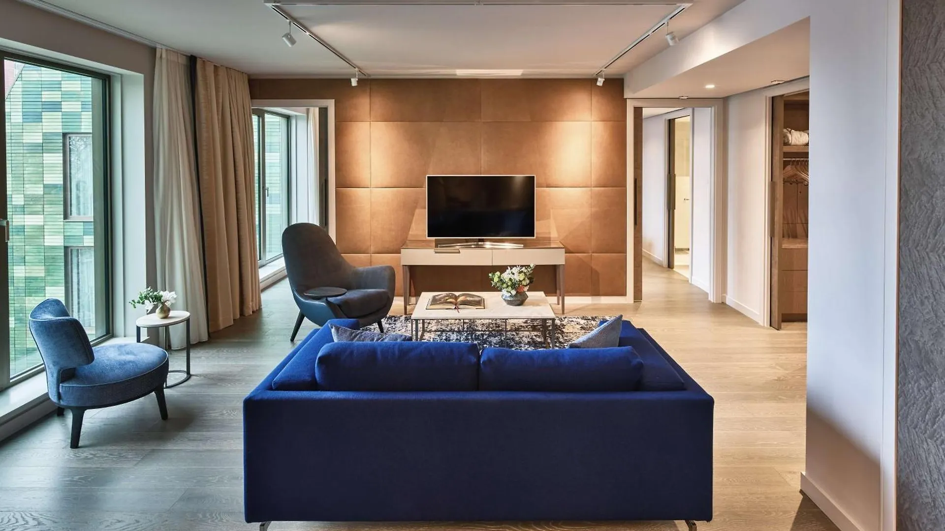 Hyatt Regency Amsterdam Hotell 5*,