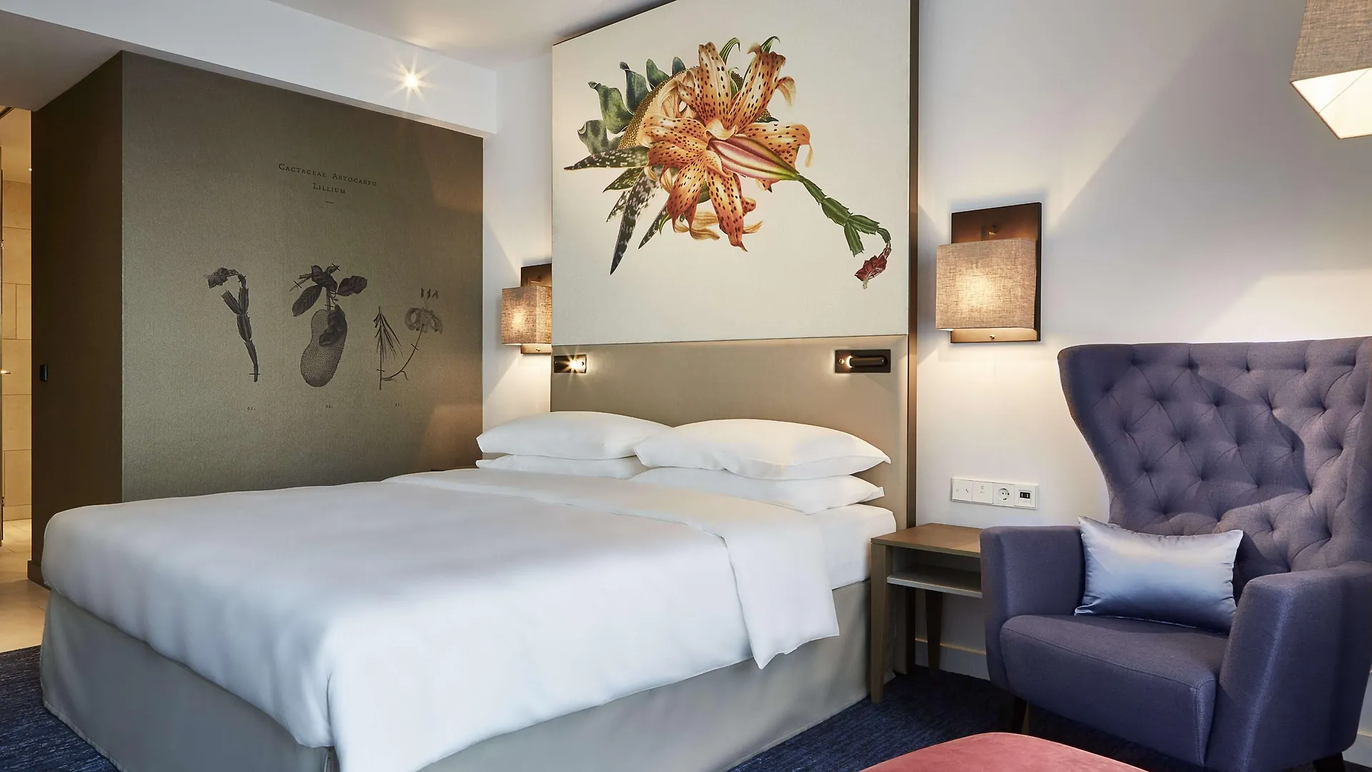 Hyatt Regency Amsterdam contacts